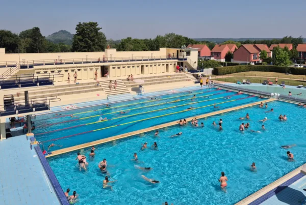 Les bassins de la piscine Art déco à Bruay-La-Buissière © Destination Béthune
