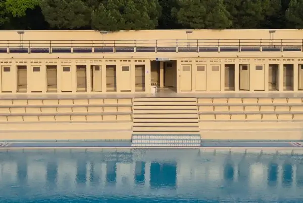 Les cabines de la piscine Art déco à Bruay-La-Buissière © Destination Béthune